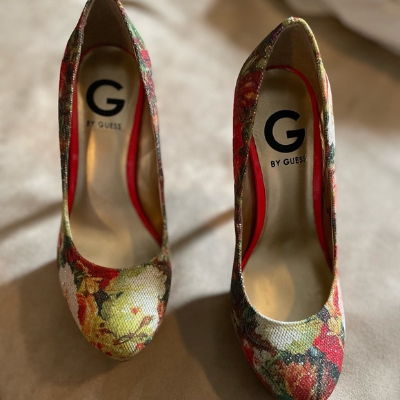 Floral platforms - Picture 2 of 3